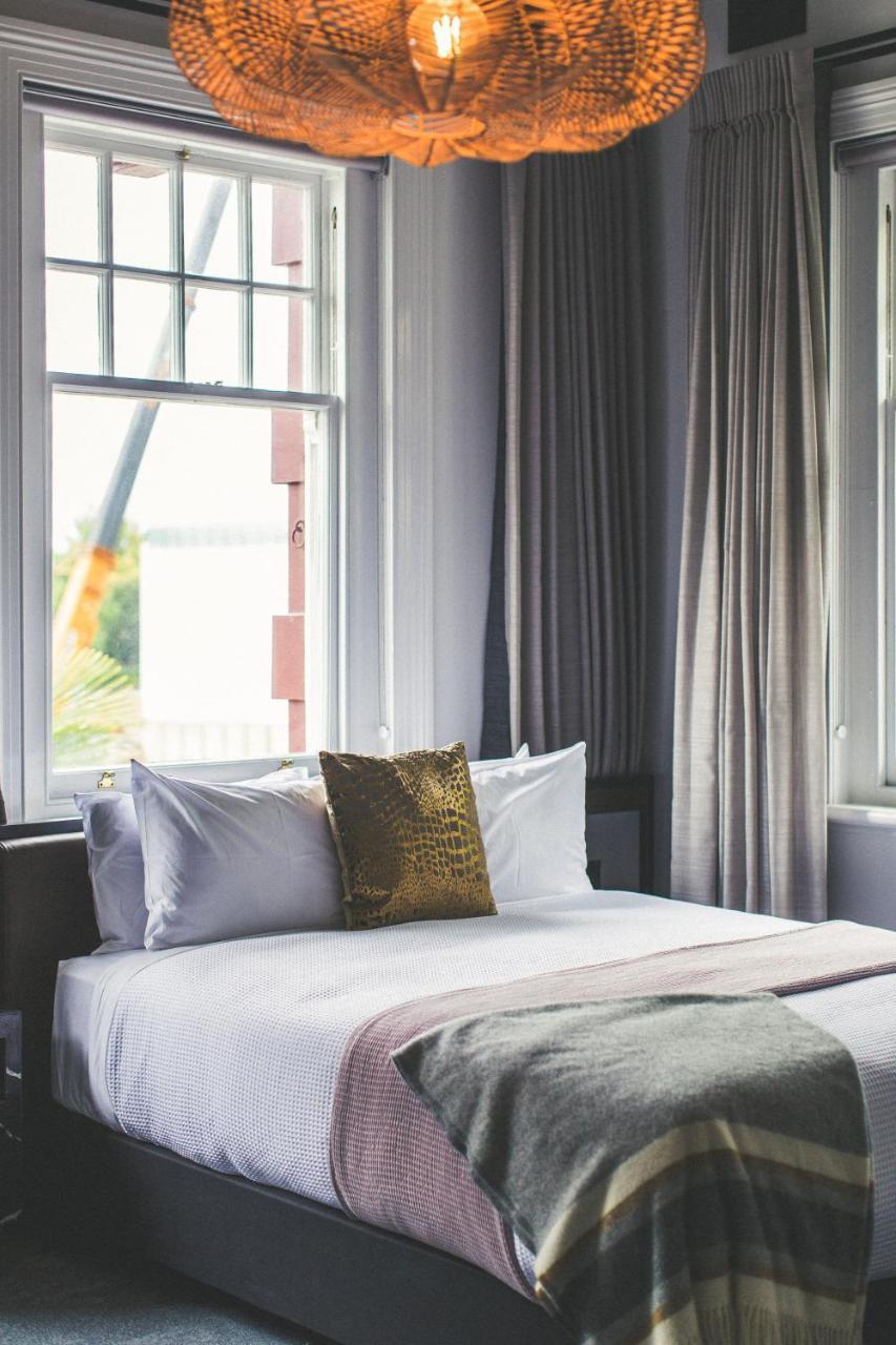 Clarence Boutique Hotel Tauranga Bagian luar foto